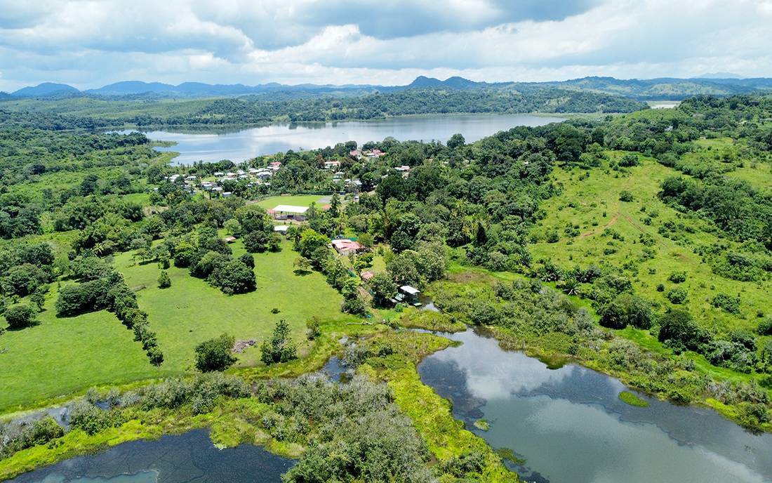gatun lake panama la represa town overview