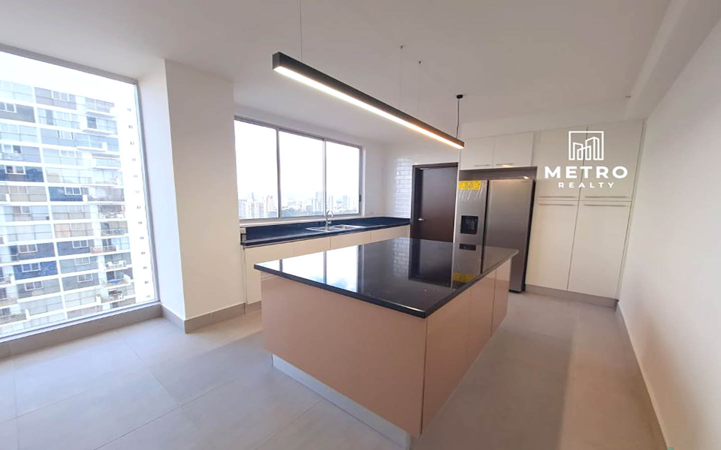 PH Jade Tower en San Francisco modern kitchen