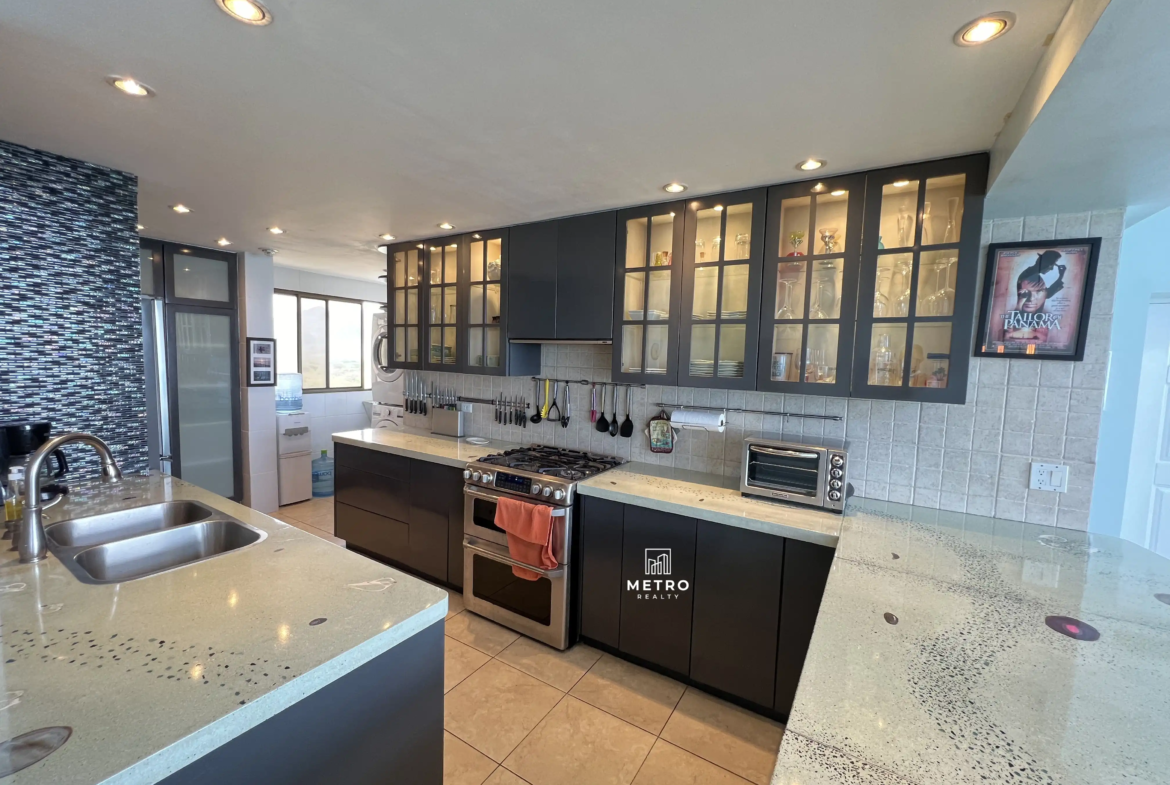 real estate panama kitchen floor