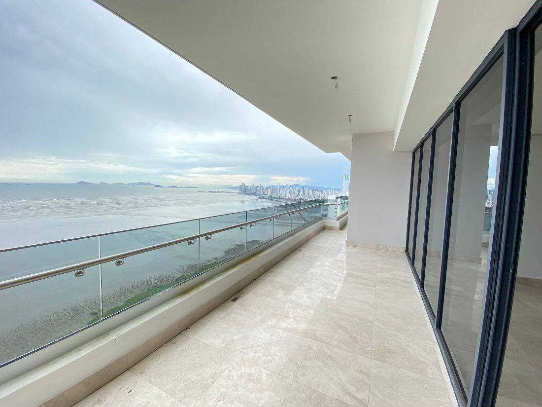 Matisse Luxury Penthouse Apartment 9