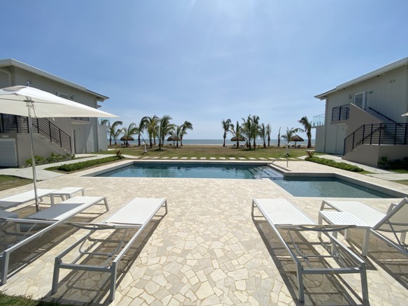 playa caracol residences