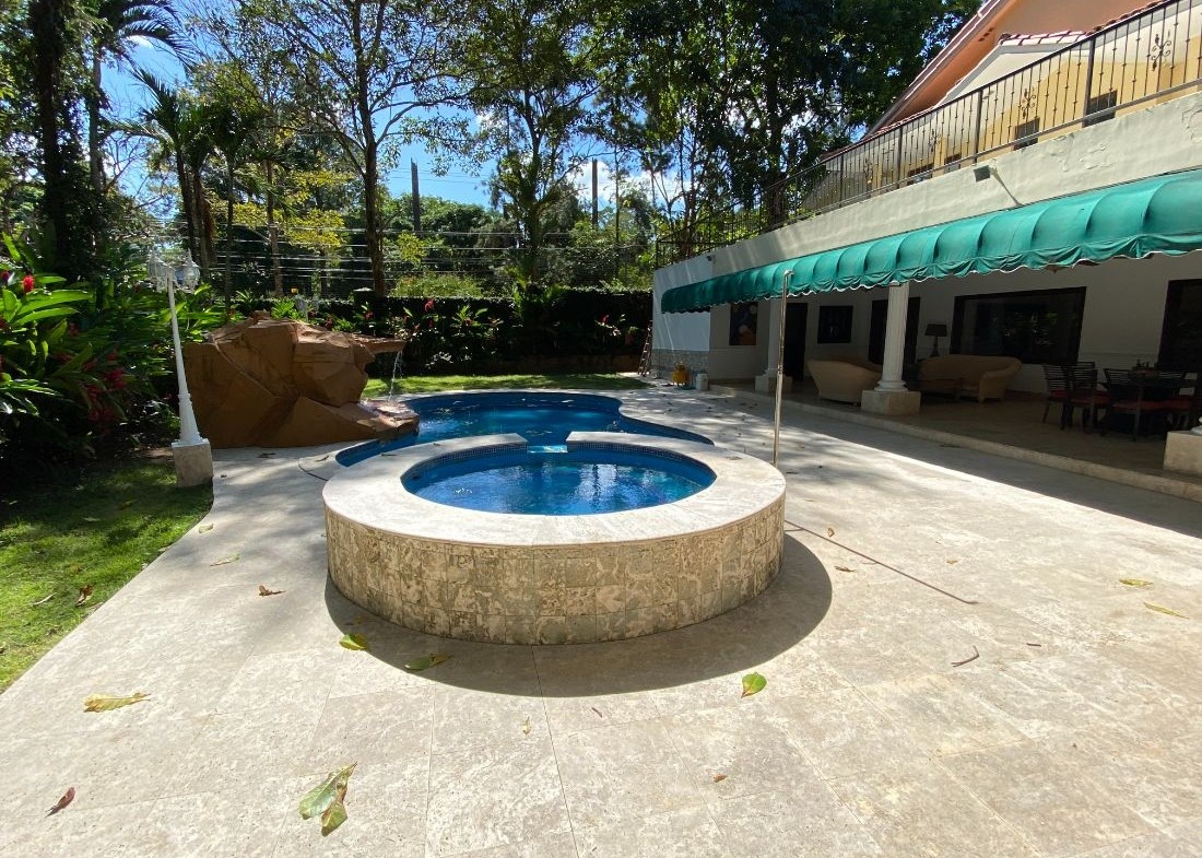 Camino de Cruces Home For Sale In Panama 2