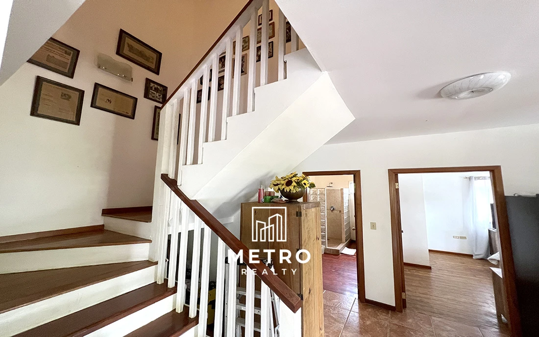 Bocas del Toro House for Sale stairs