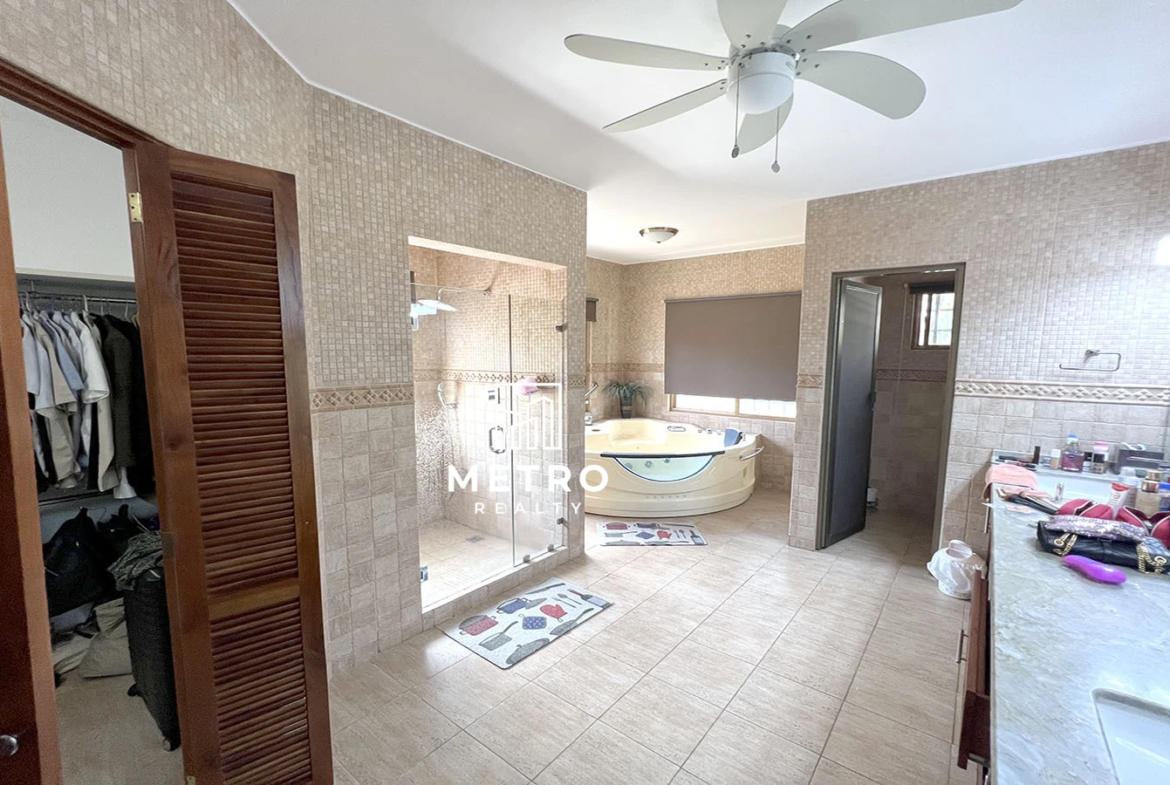 Coronado Panama master bath