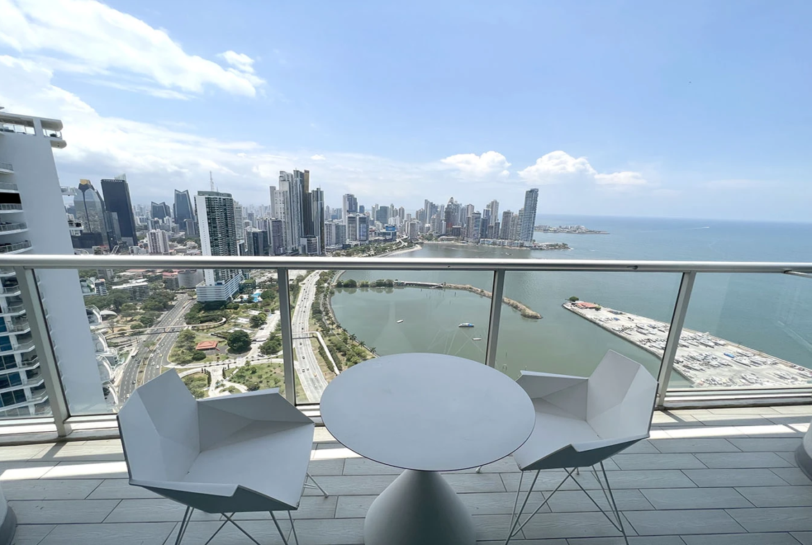 Yacht Club Tower Panama living balcony