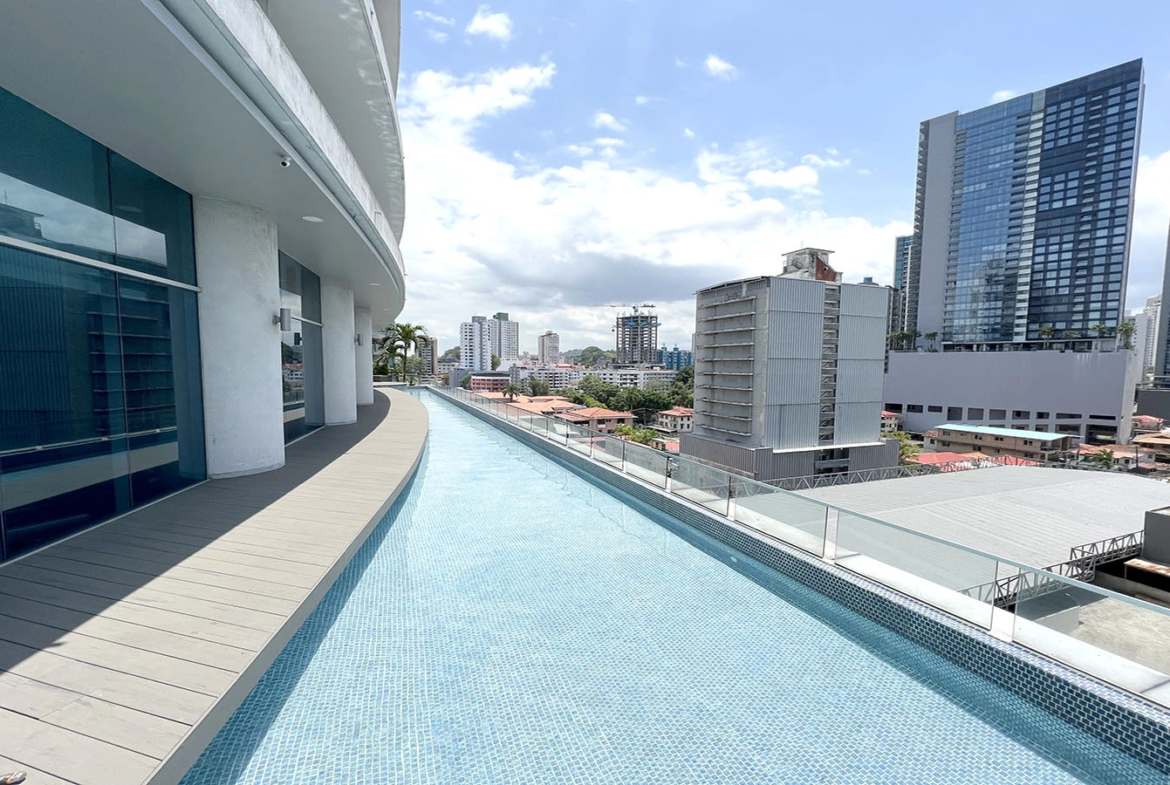 Yacht Club Tower Panama swimming pools