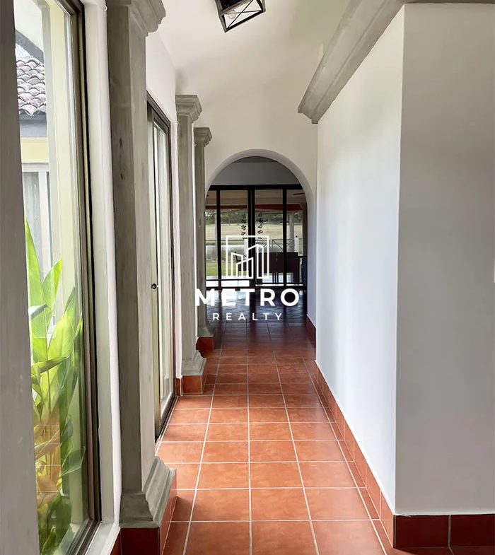 Alquiler de casa en Buenaventura Panama corredor