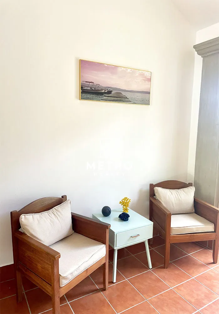 Alquiler de casa en Buenaventura Panama sillas