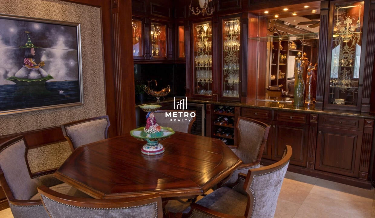 Costa del Este Mansion for Sale living furniture