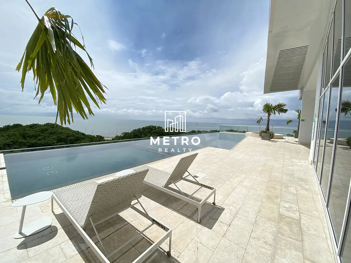 Coco del Mar Panama Windrose Tower swimming pool