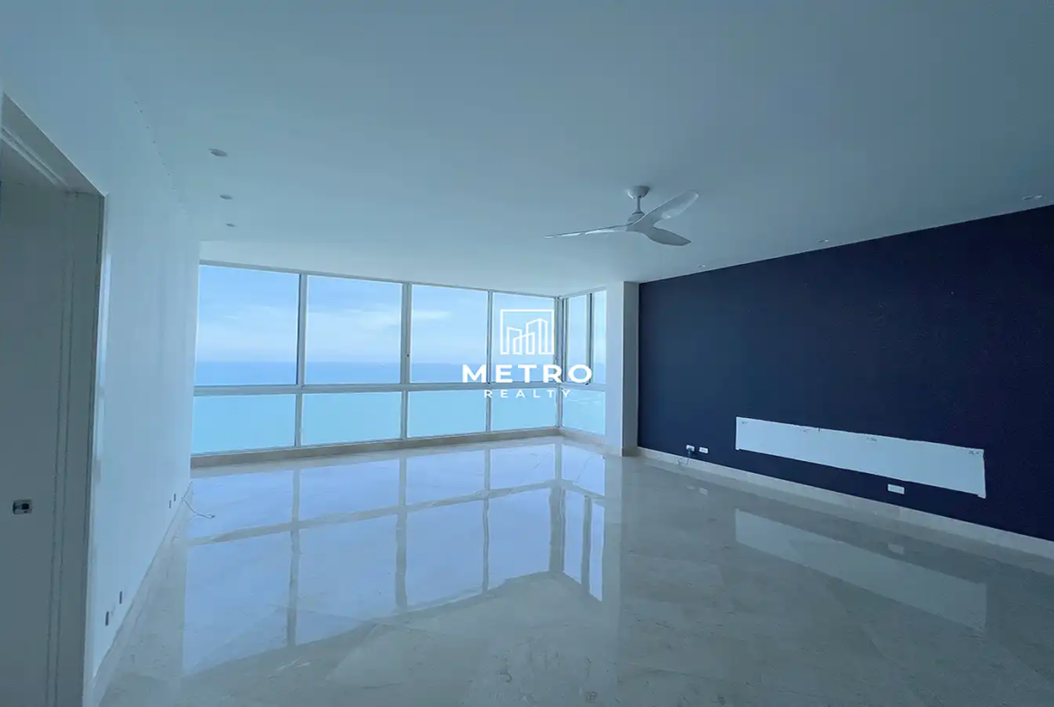 Ph The Point Panama in Punta Paitilla master bed overview