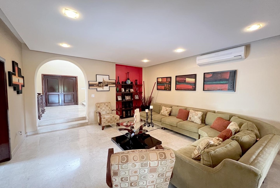 Houses For Sale in Panama living room