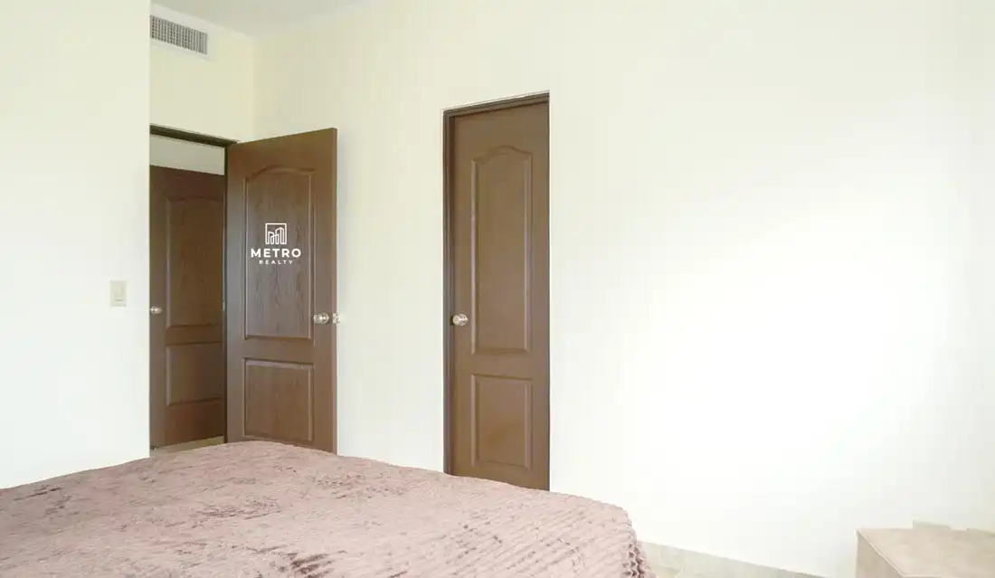 coronado panama principal bedroom door