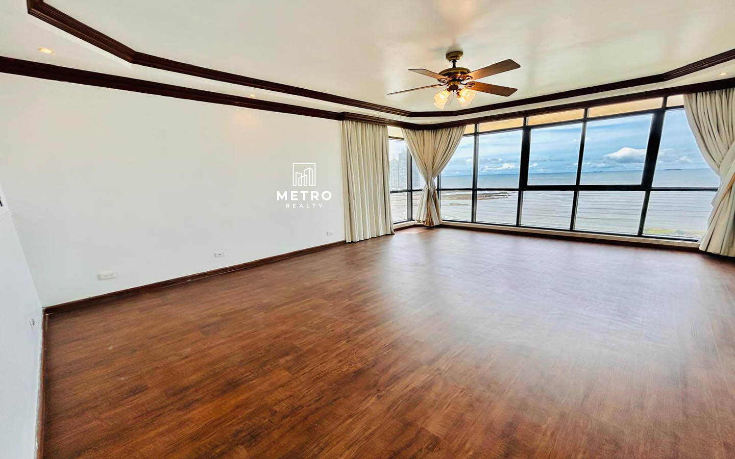 miramar tower Living room with views miramar tower Living room with views