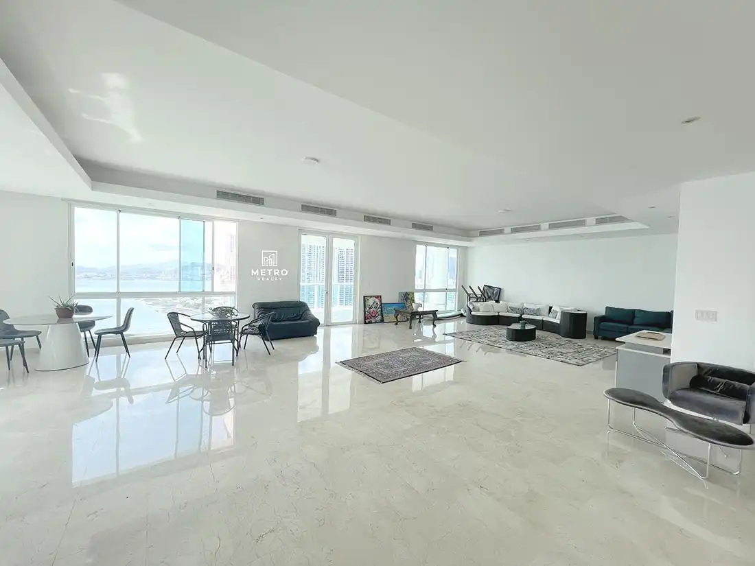 panama luxury real estate big living room