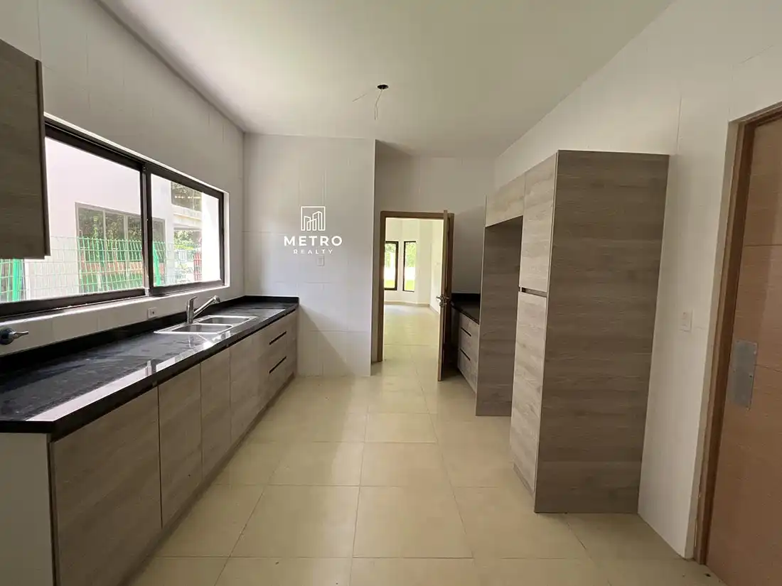 casas en clayton panama kitchen