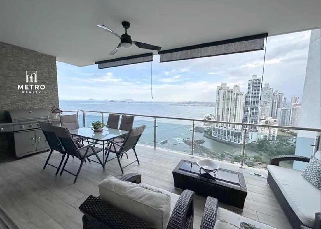 Panama Waterfront real estate balcony