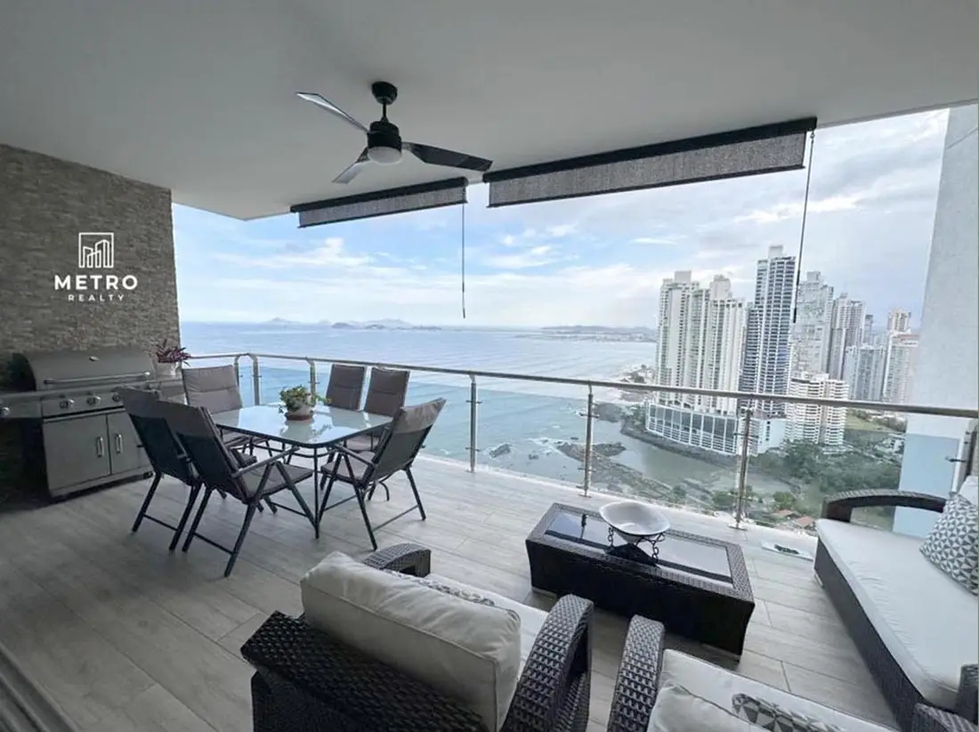 Panama Waterfront real estate balcony