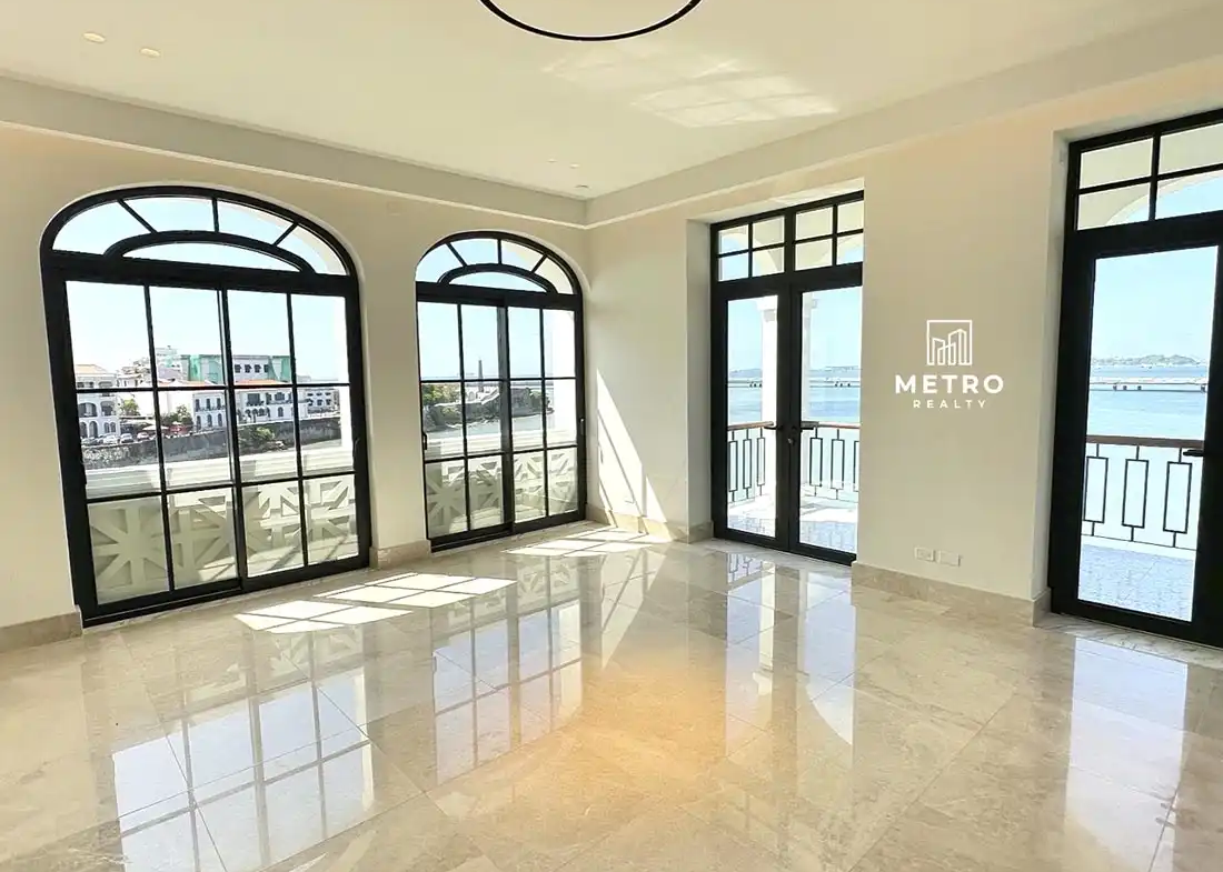 Property for sale in casco viejo panama dining room