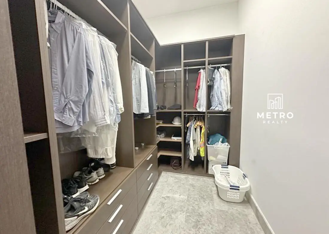 empire residences santa maria closet