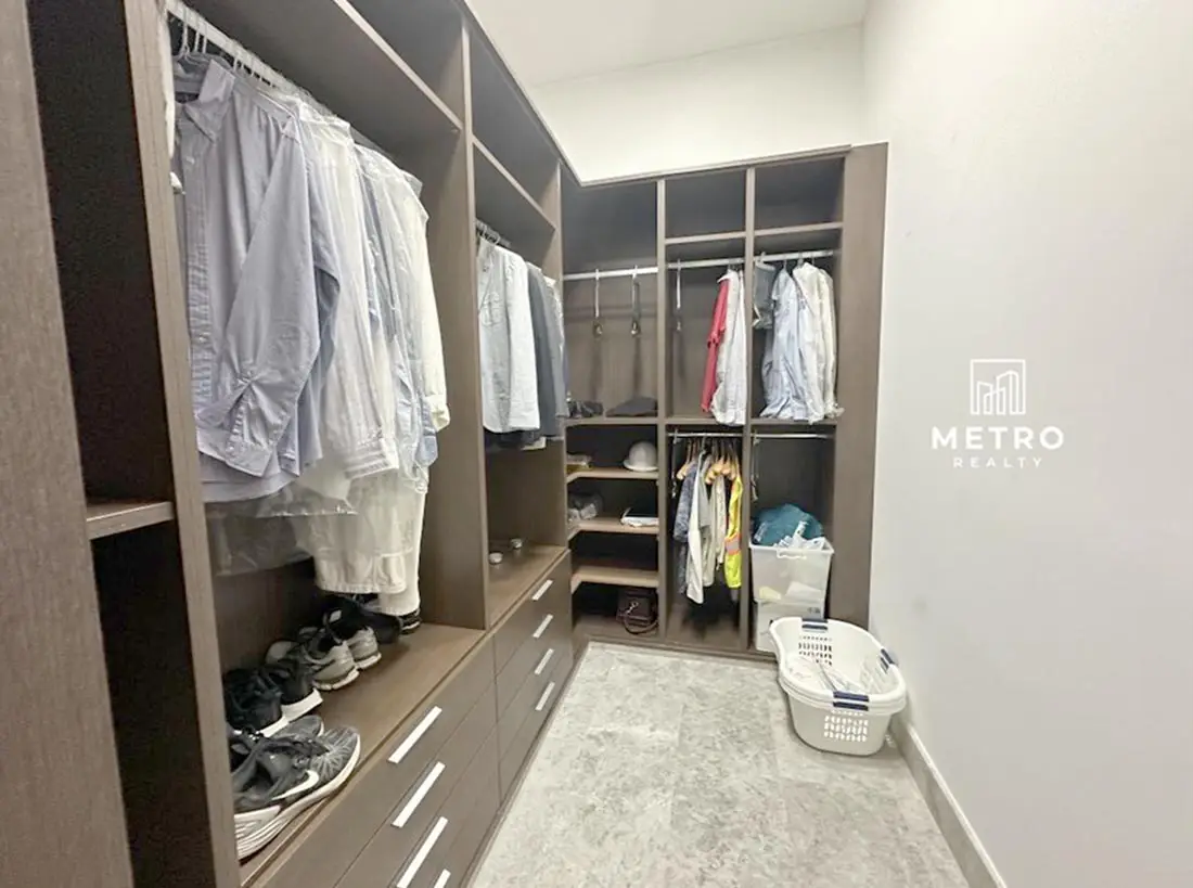 empire residences santa maria closet