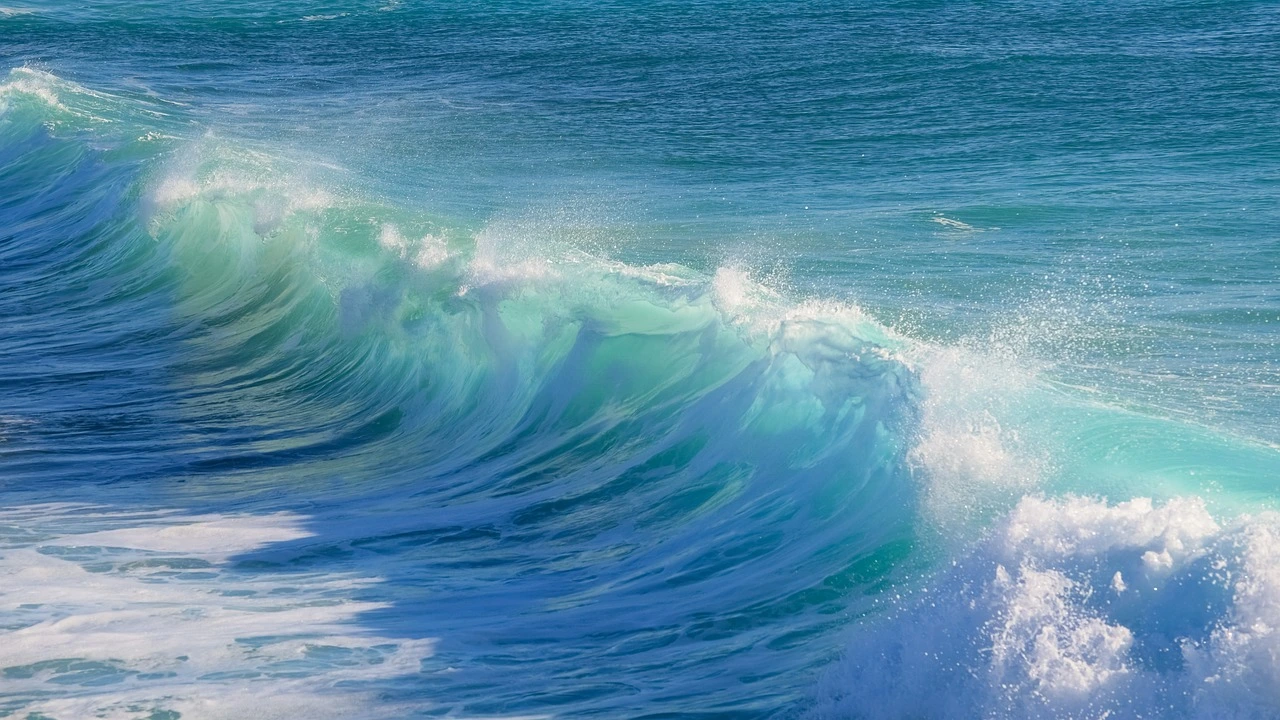 playa venao surf season waves