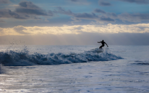 pedasi panama surfing waves with surfer