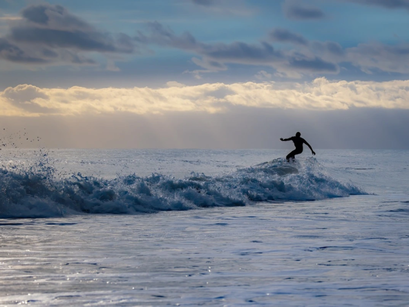 pedasi panama surfing waves with surfer