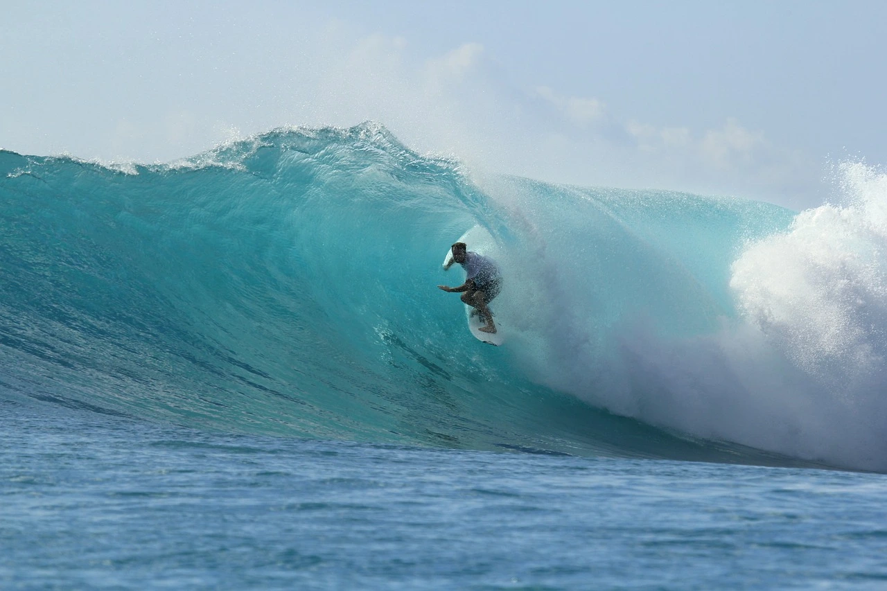 pedasi panama surfing man surfing