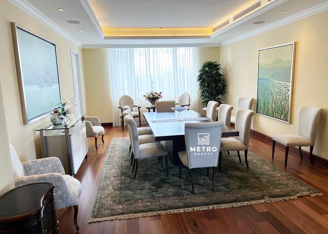 luxury apartments in panama dining room