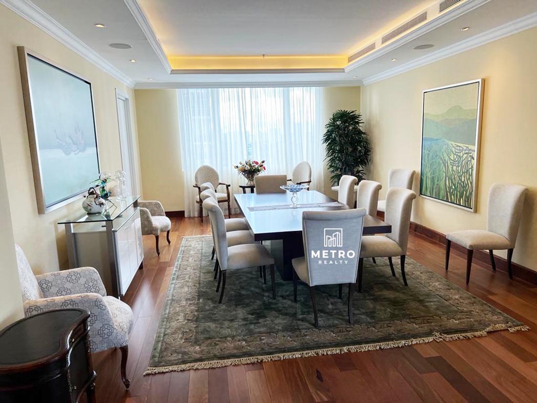 luxury apartments in panama dining room