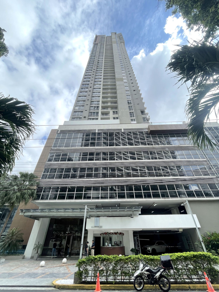 el cangrejo panama real estate luxor building