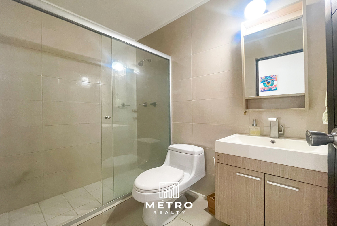 Panama City Condo Rentals Beautiful Apartment in PH Sevilla Bathroom