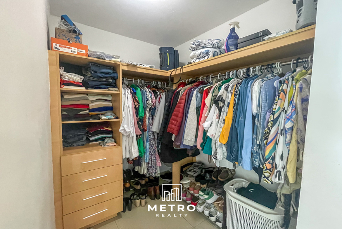 Panama City Condo Rentals Beautiful Apartment in PH Sevilla Master bedroom closet