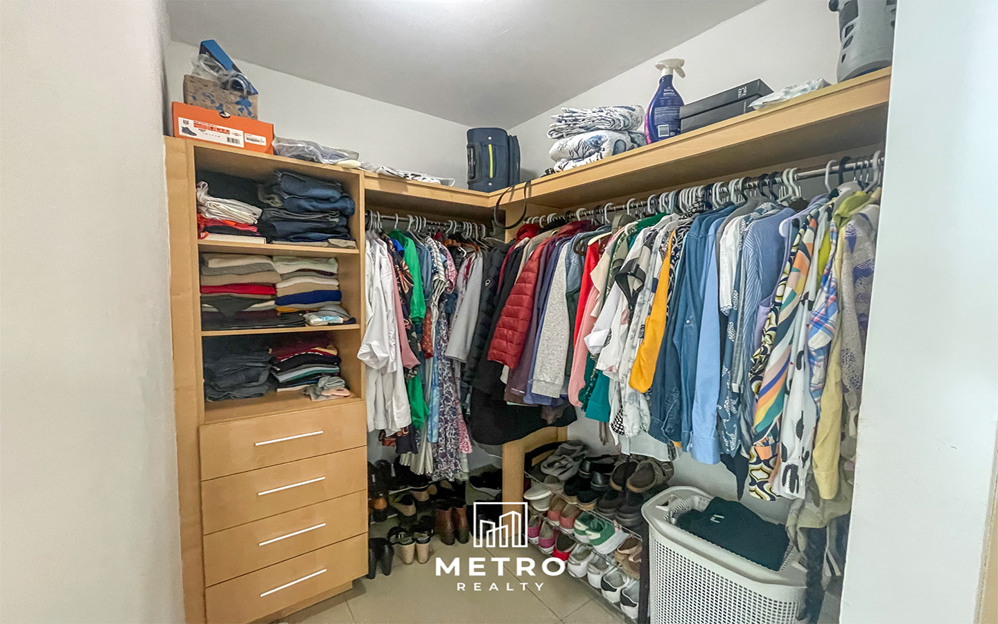 Panama City Condo Rentals Beautiful Apartment in PH Sevilla Master bedroom closet
