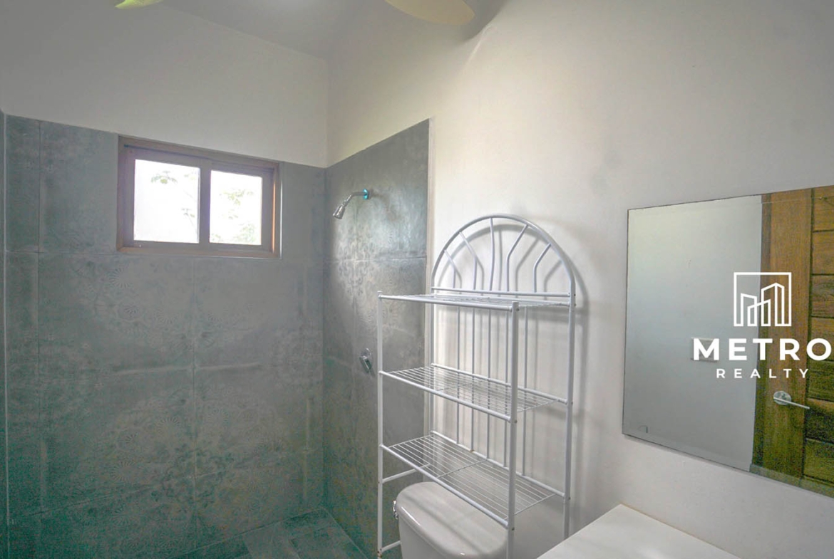 Pedasi Panama Single house for sale Bathroom with mirror