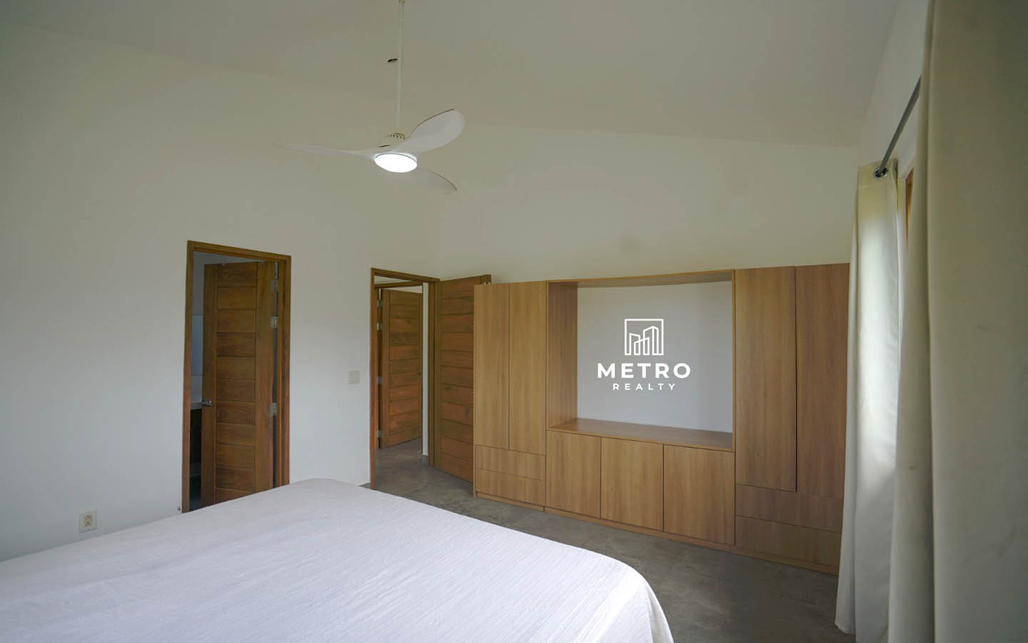 Pedasi Panama Single house for sale Master bedroom with closet