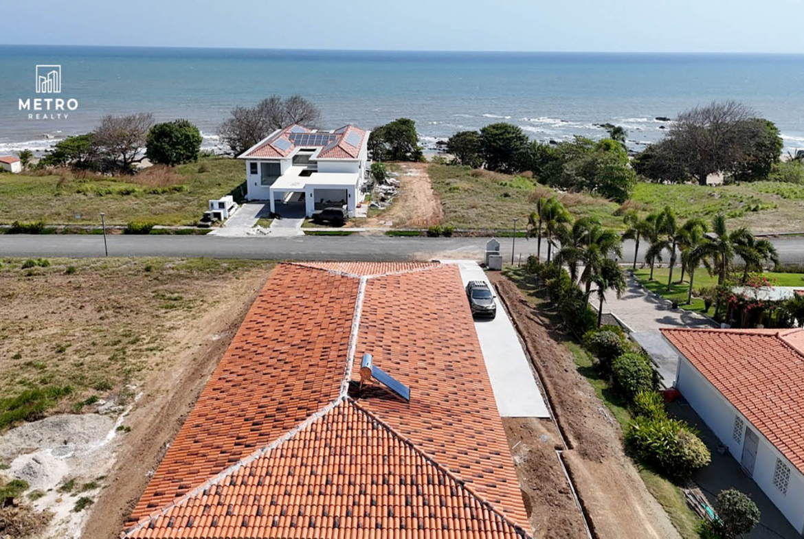 Andromeda Pedasi house for sale land area