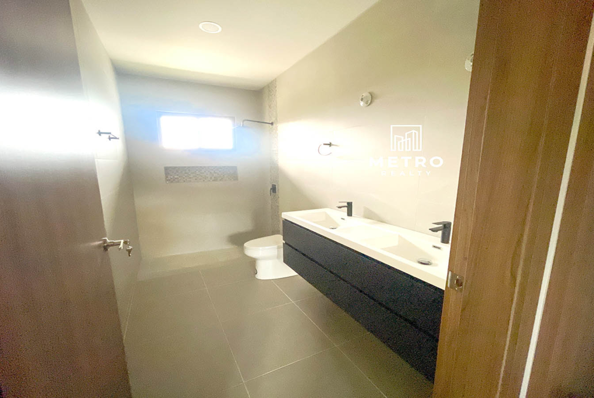 Boquete Canyon village beautiful bathroom