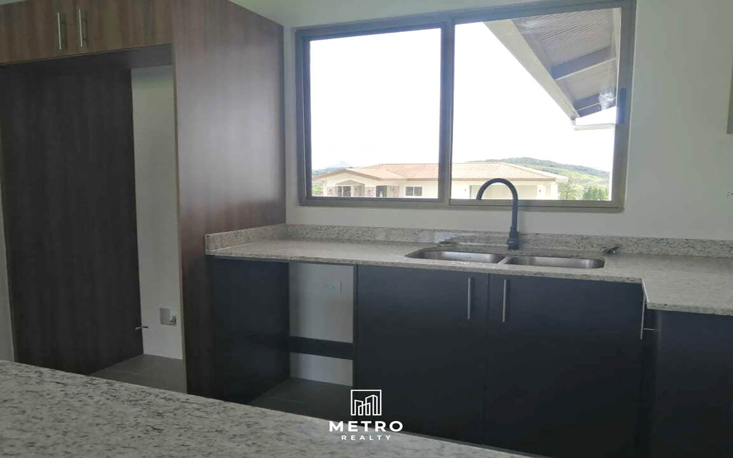Boquete Canyon village modern kitchen