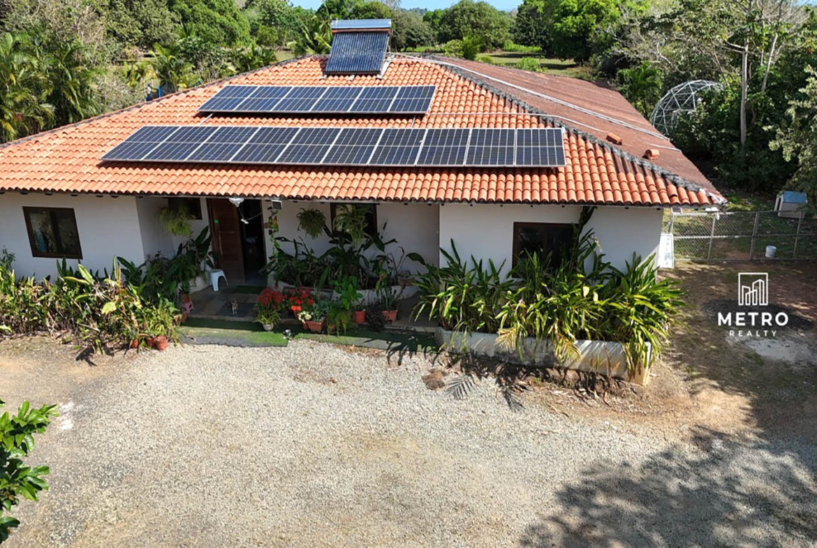 For Sale Pedasi Panama Beautiful house with flowers