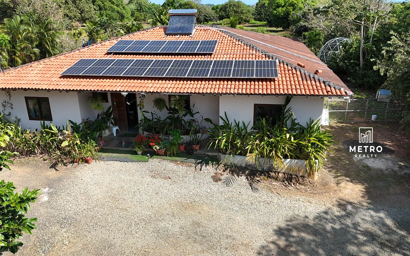For Sale Pedasi Panama Beautiful house with flowers