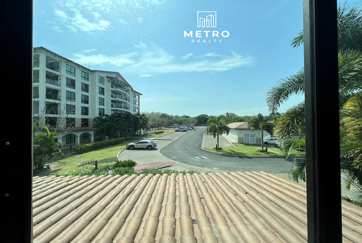 The Most Exclusive Apartment for Sale in Ph La Ensenada condo view