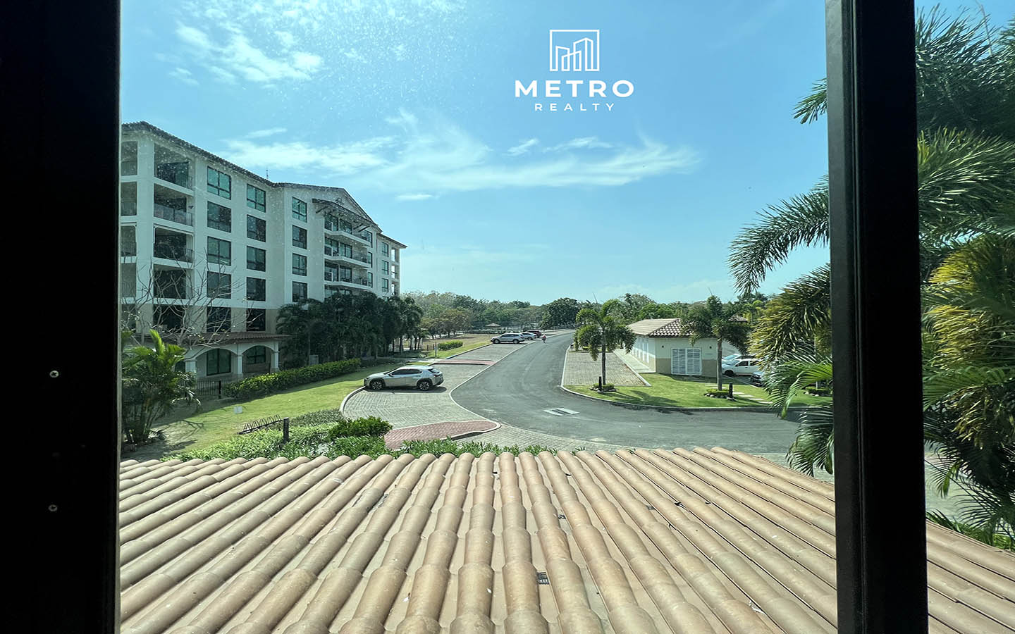 The Most Exclusive Apartment for Sale in Ph La Ensenada condo view
