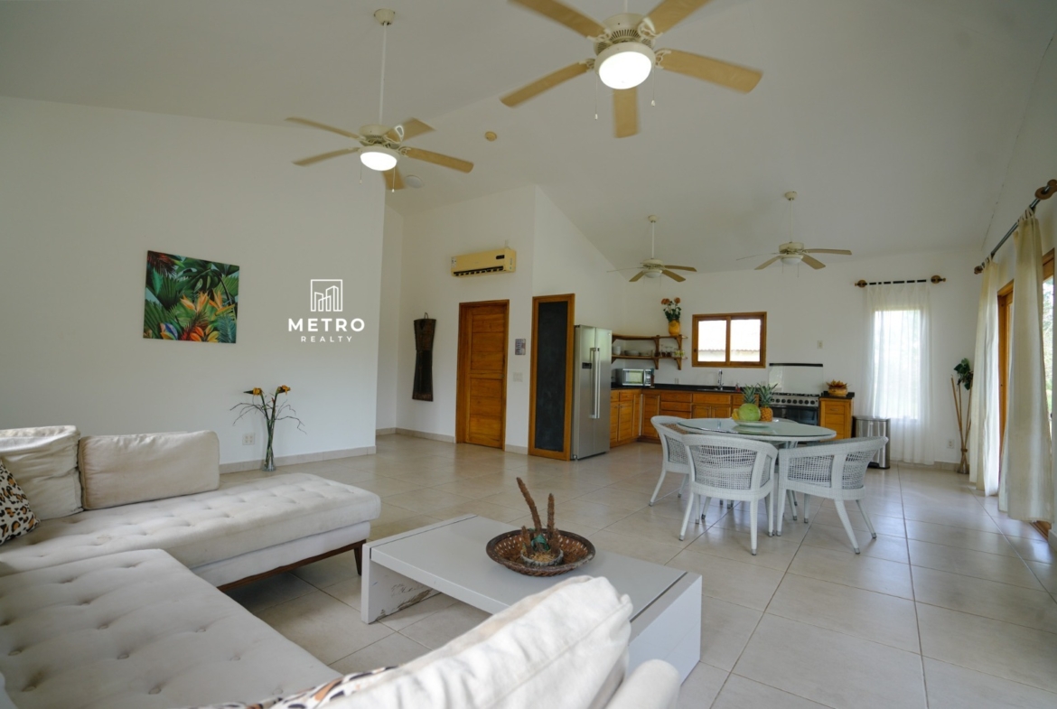 single house for sale in Pedasi Panama living room and kitchen