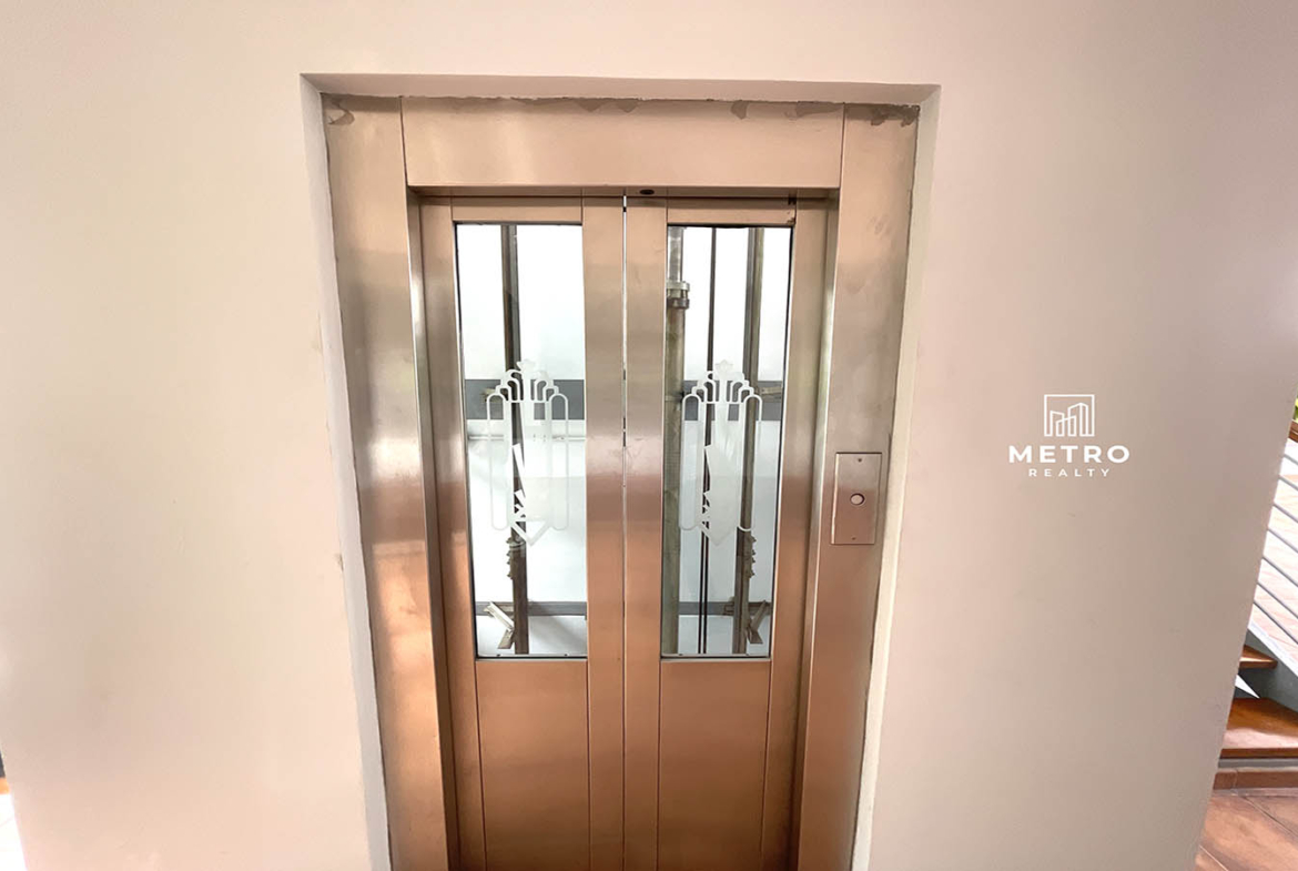 Apartments for Sale Casco Viejo Panama elevator