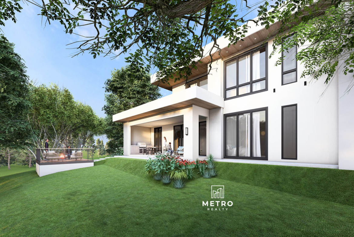 Ave del Paraiso Model for Sale at Lucero Golf Country Club side