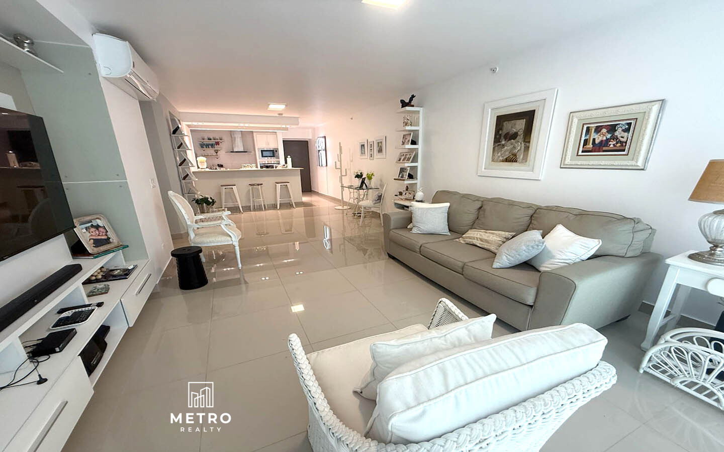 PH Zaphiro Apartment for Sale in Panama lovely living room