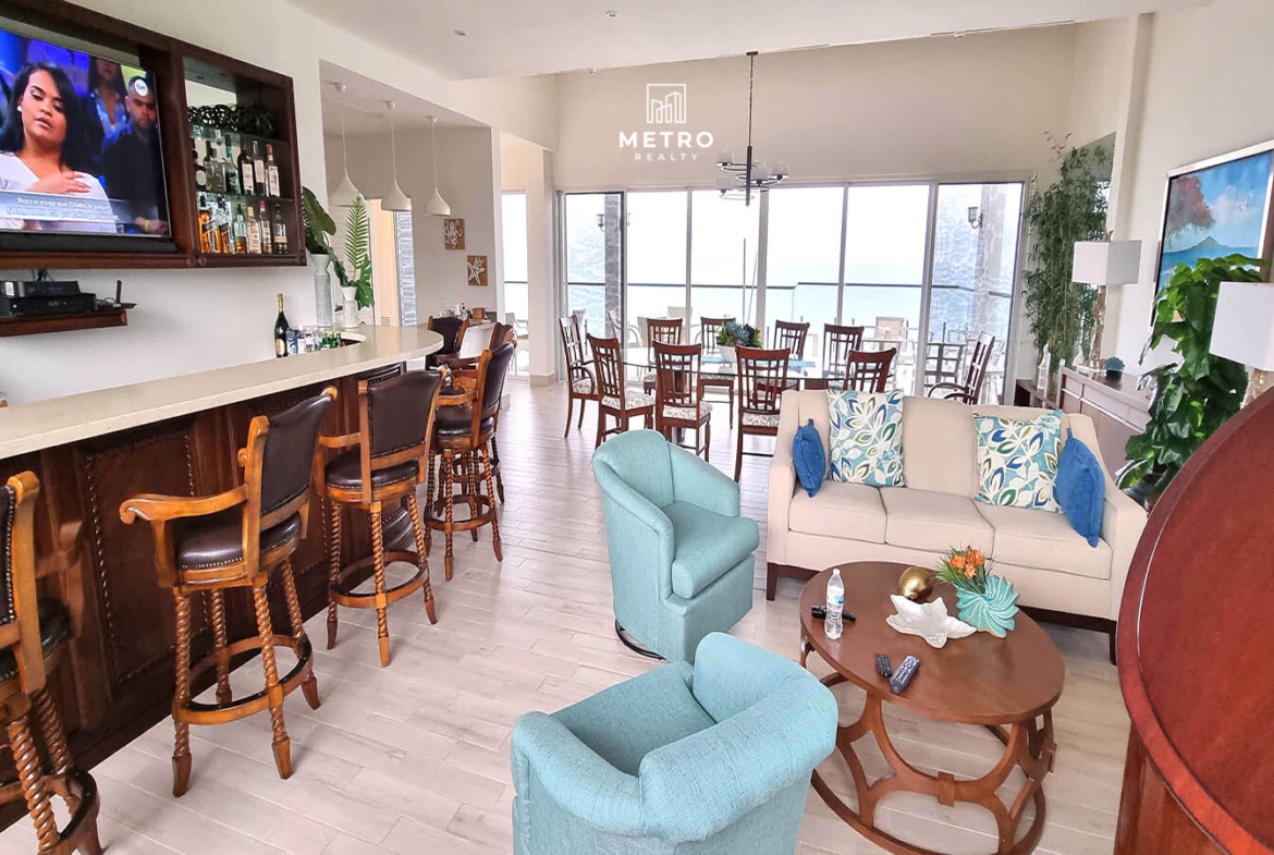 Playa Caracol Las Olas Penthouse for Sale Living room and bar