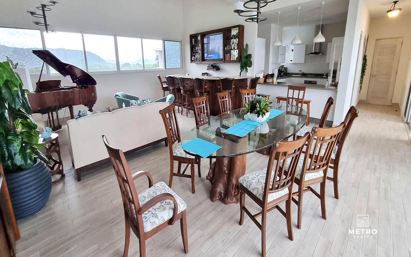 Playa Caracol Las Olas Penthouse for Sale Luxury kitchen and bar